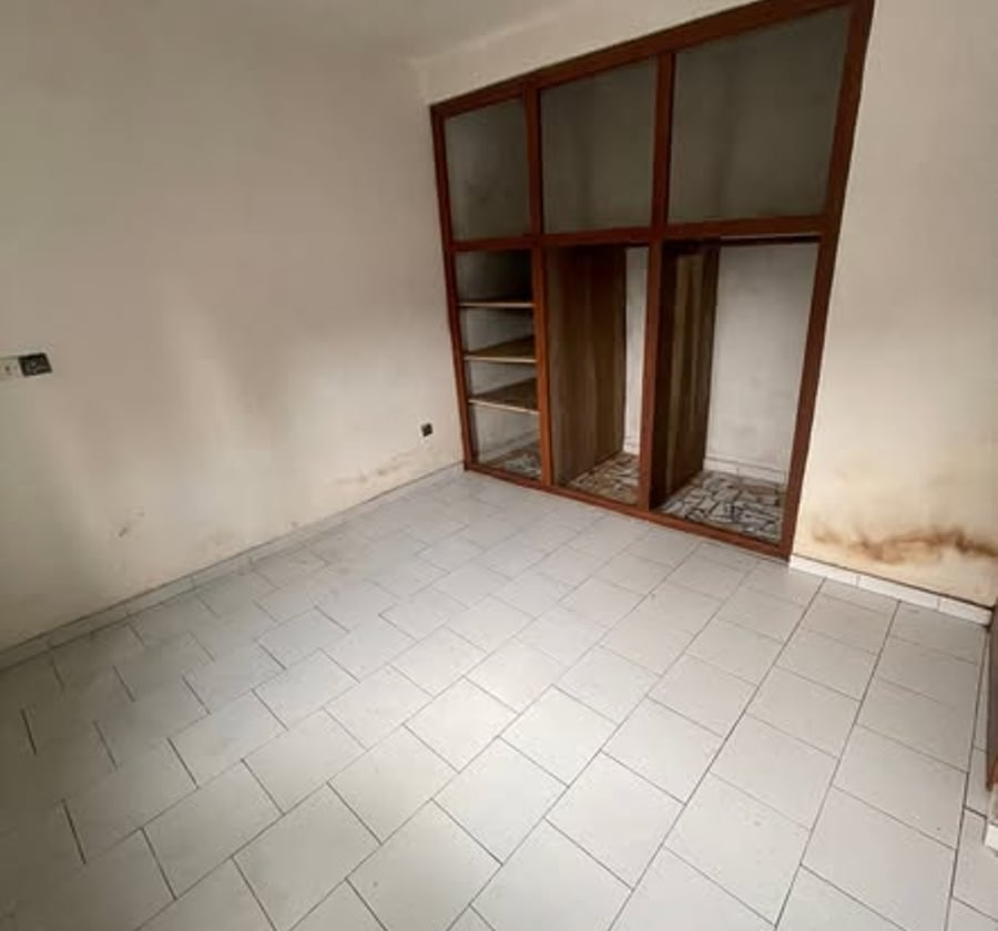 Studio moderne à Beedi