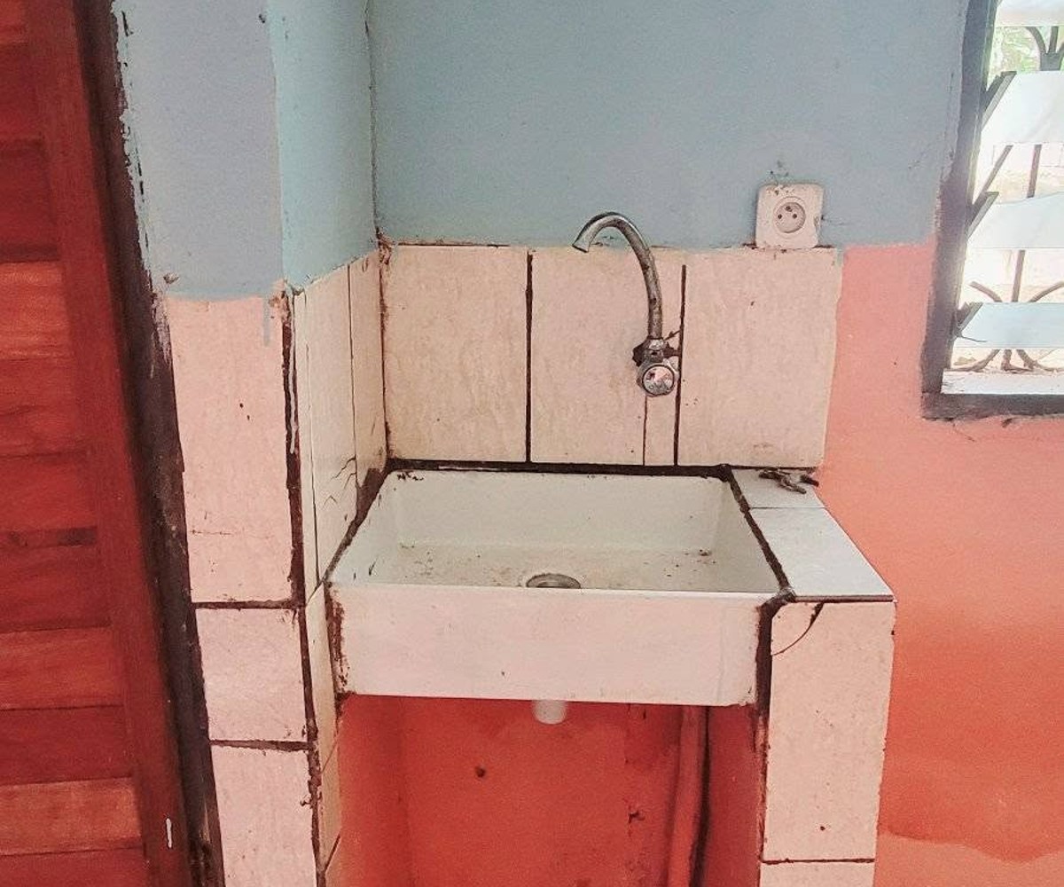 Chambre moderne à louer à Etoug-ebe
