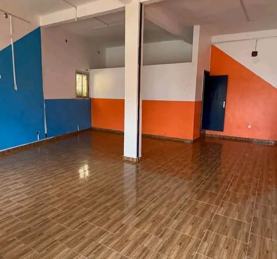 Boutique à louer - Elig-Essono, Yaoundé