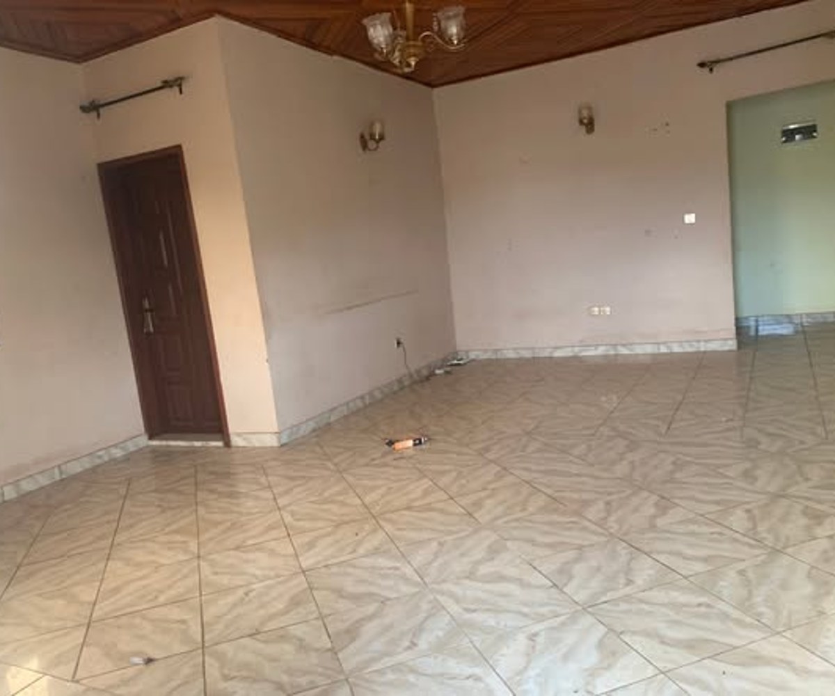 Grand appartement 2 chambres à louer - Nkoabang
