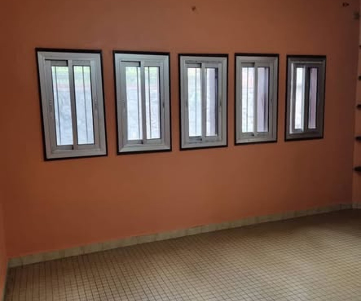 Studio moderne à louer - Bastos résidentiel