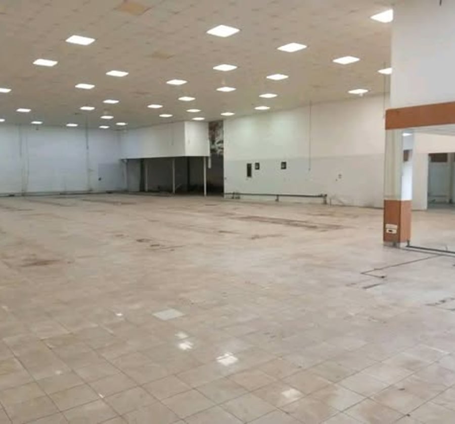 Entrepôt et bureaux à louer - Bonapriso