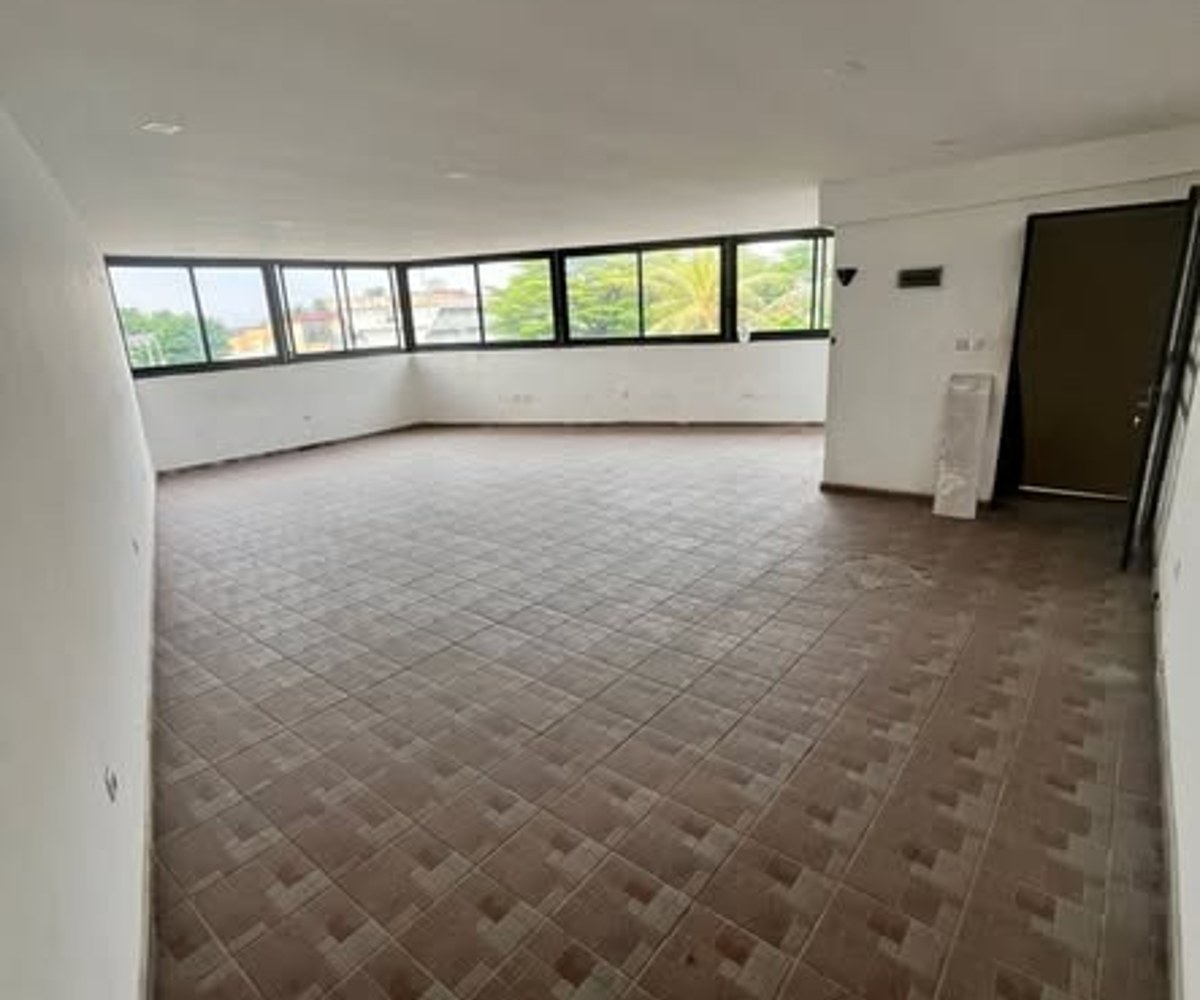 Locaux commerciaux à louer - Ange Raphaël, Douala