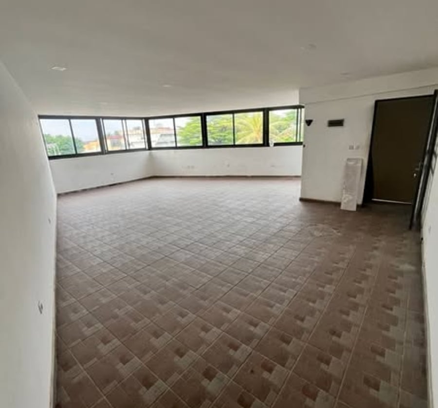 Locaux commerciaux à louer - Ange Raphaël, Douala