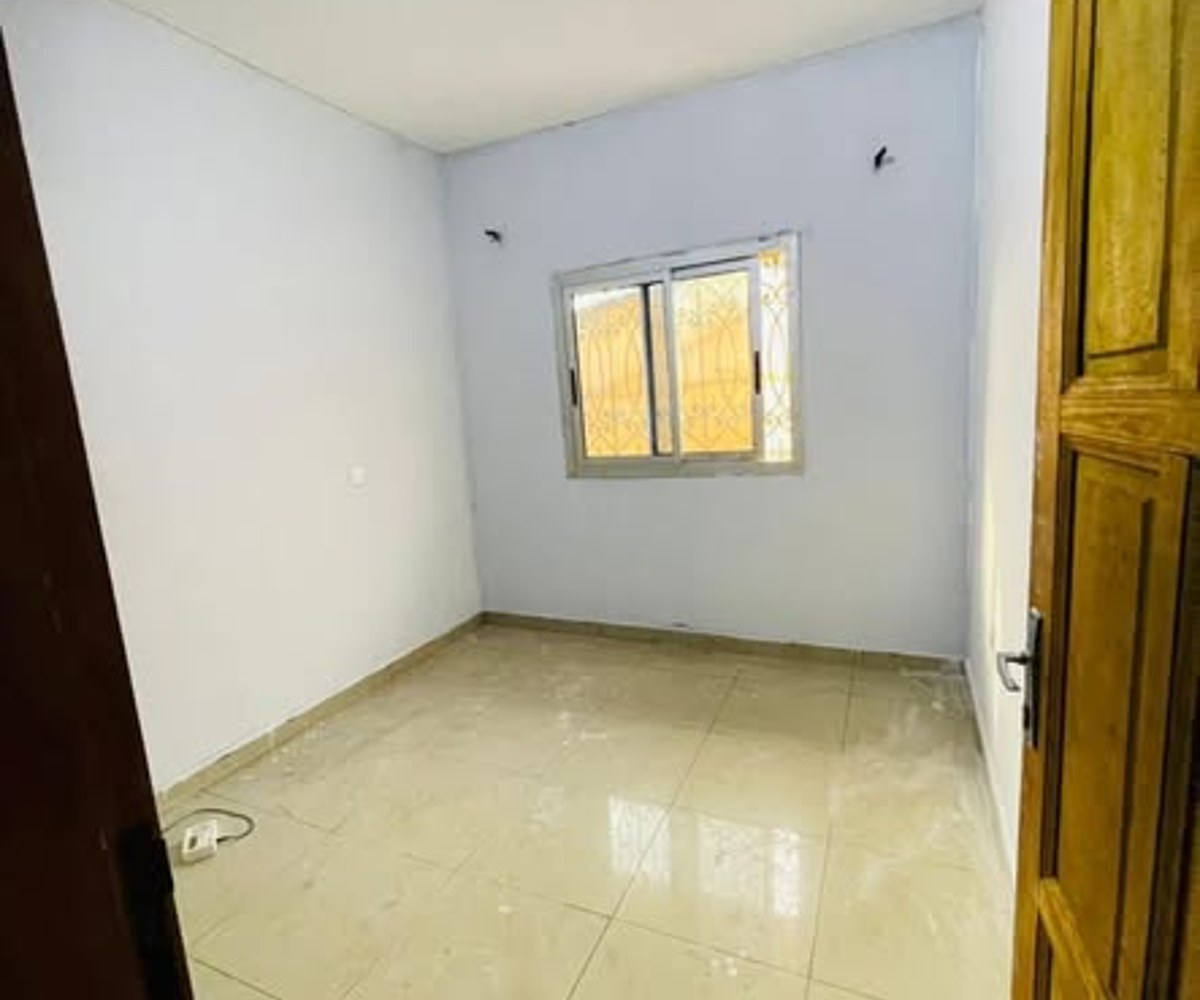 Studio moderne à louer à Etoug-Ebe
