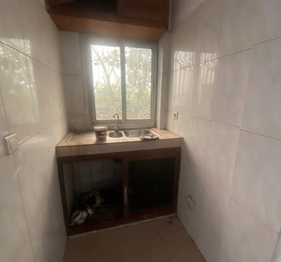 Studio moderne à Nsam (Obam) - Yaoundé