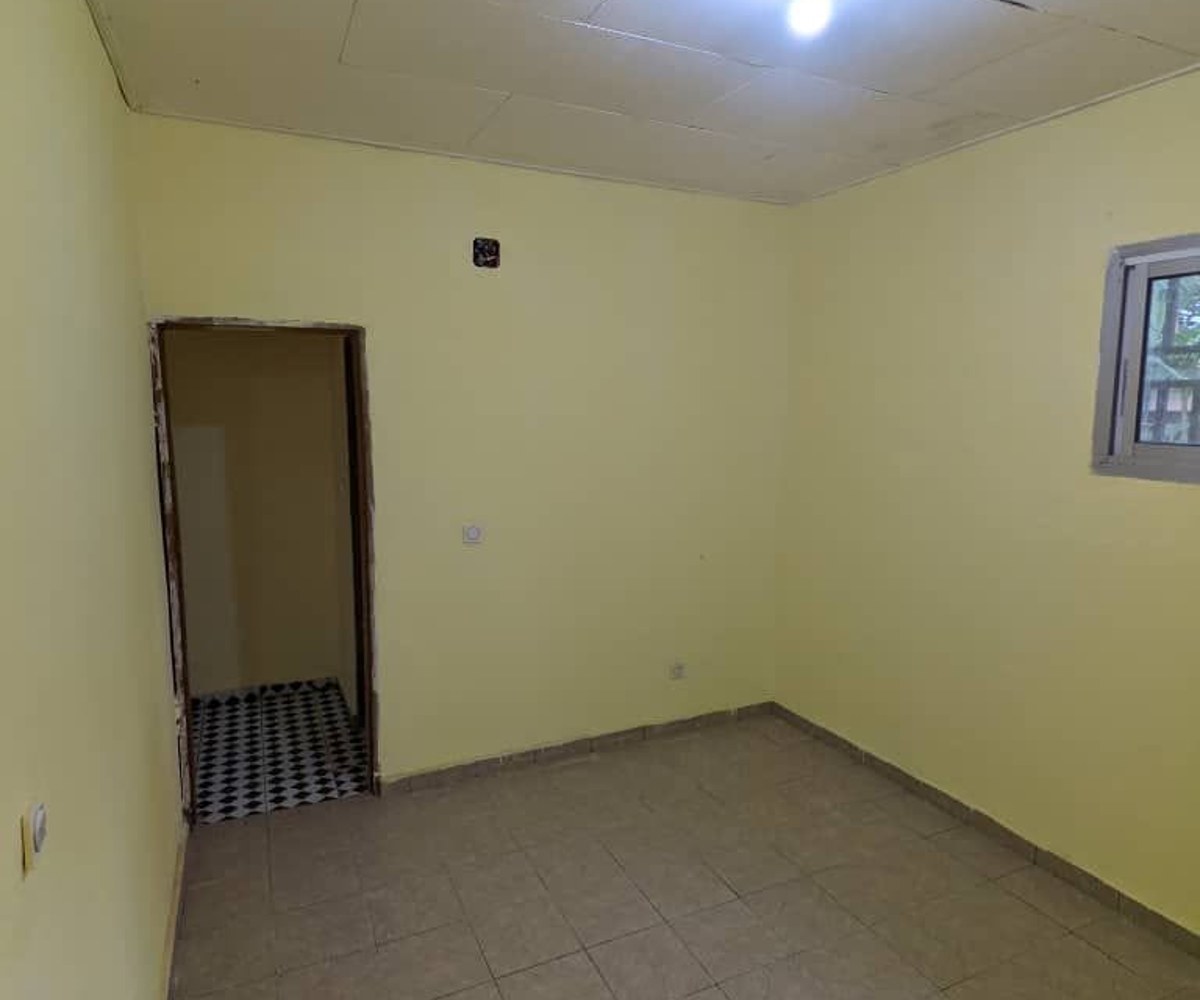 Vaste studio moderne 4 pièces – Nkolfoulou