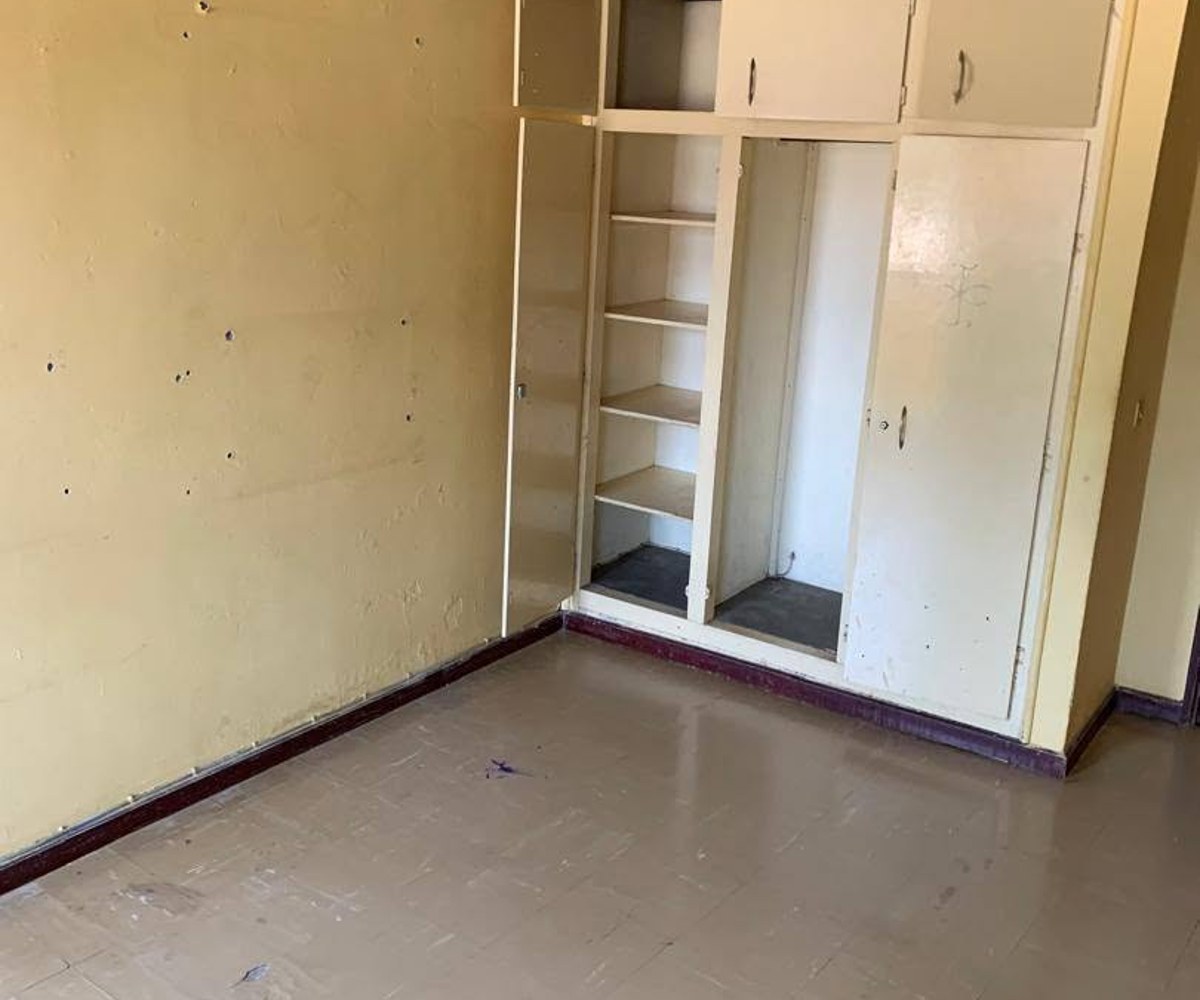 Duplex 5 chambres en bordure de route - Mvog-Ada Yaoundé