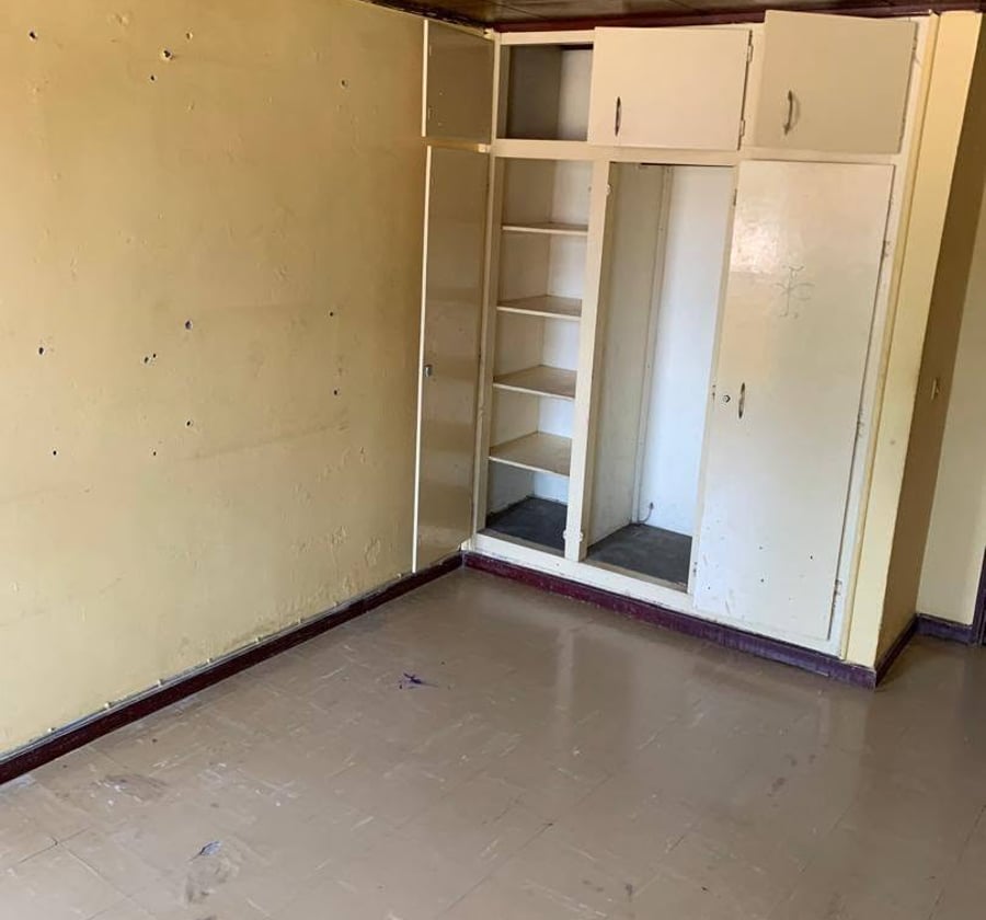 Duplex 5 chambres en bordure de route - Mvog-Ada Yaoundé