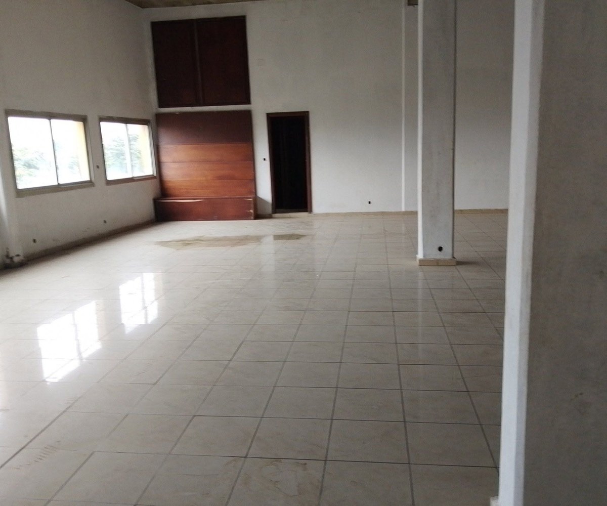 Bureau à louer à Yaoundé Elig-Essono