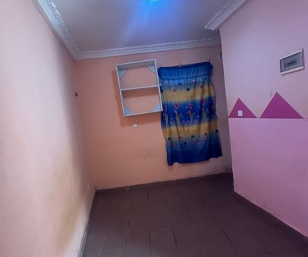 Chambre moderne 3 pièces à PK17 Douala