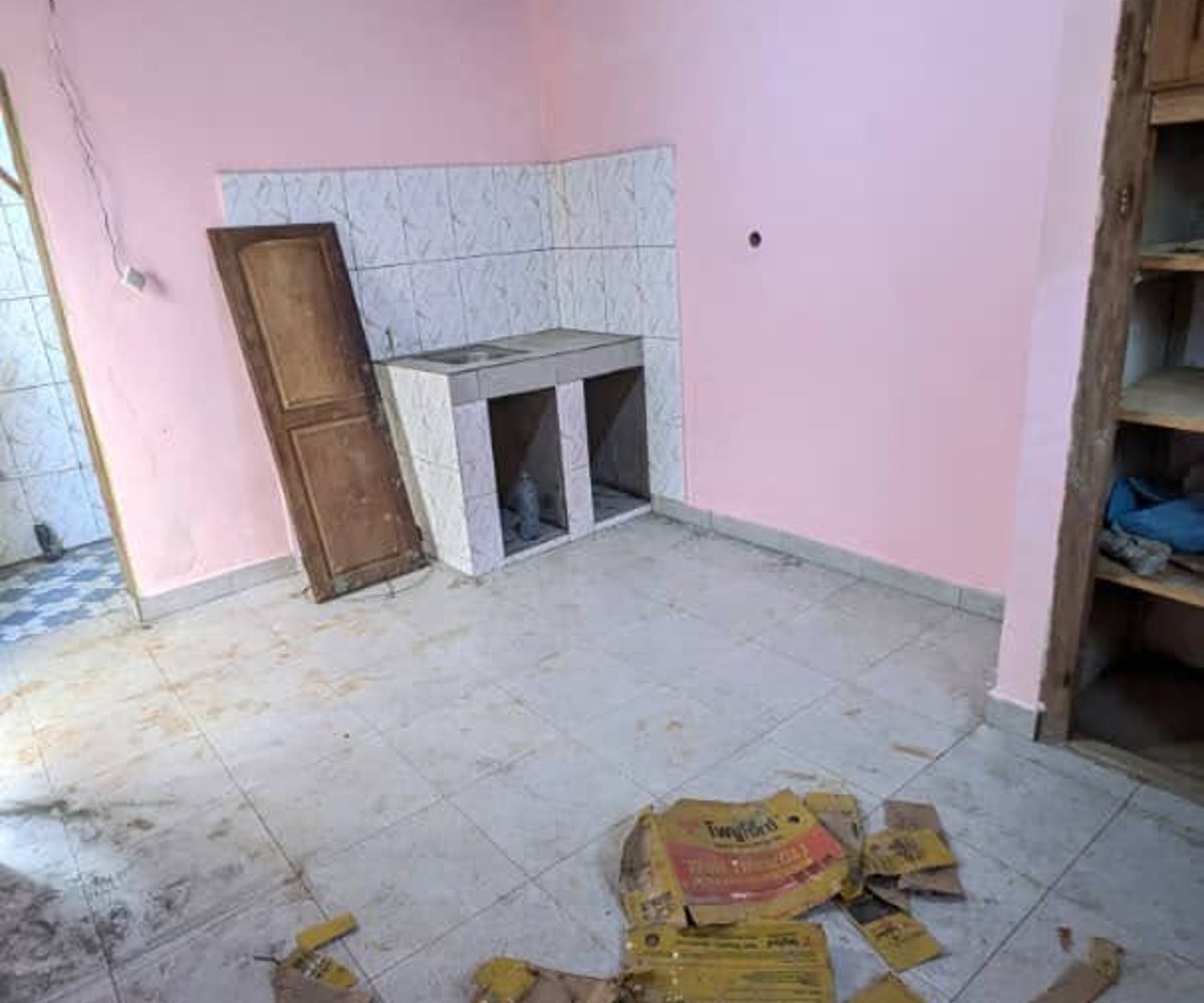 Chambre moderne à louer à Emana