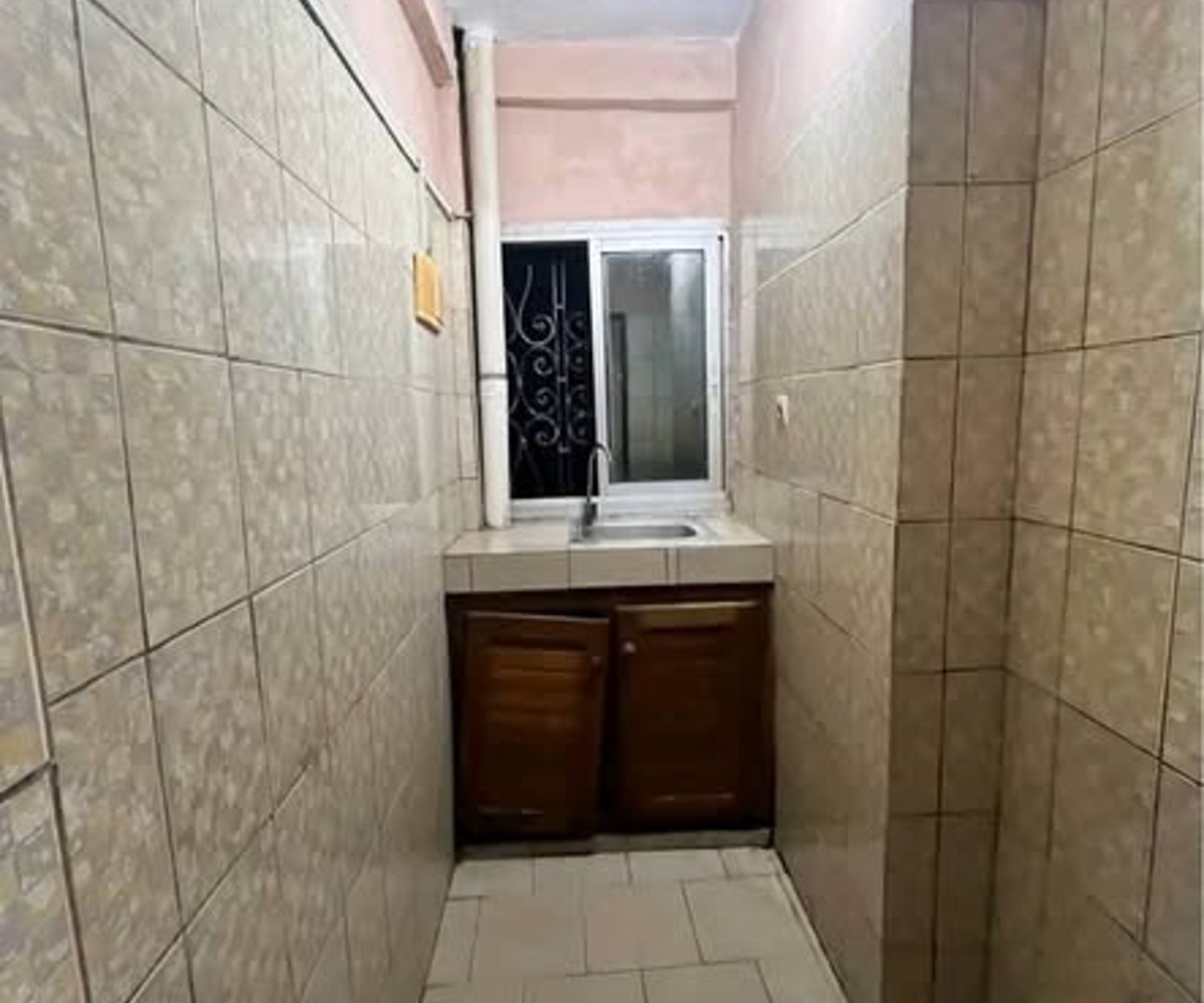 Studio staffé à Ndogbong, Douala – Commissariat 10e