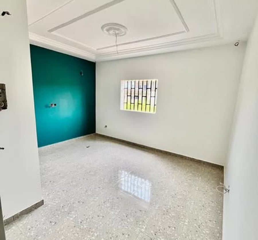 Chambre moderne 3 pièces à louer – Bonamoussadi