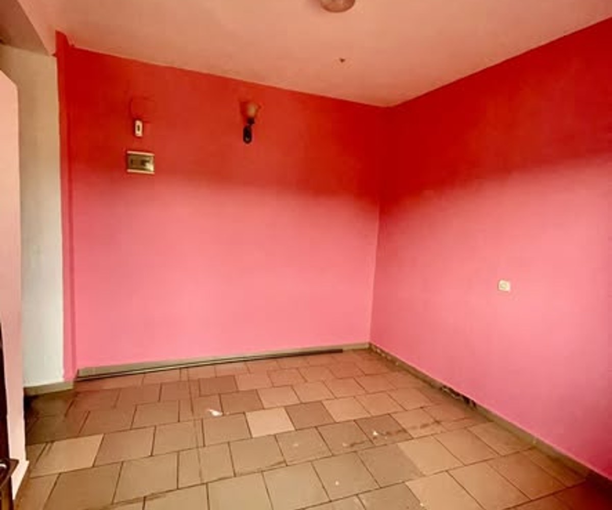 Chambre moderne à louer à Obobogo