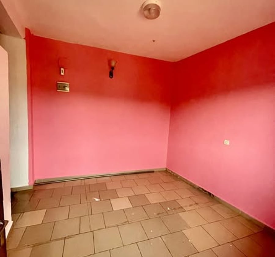 Chambre moderne à louer à Obobogo