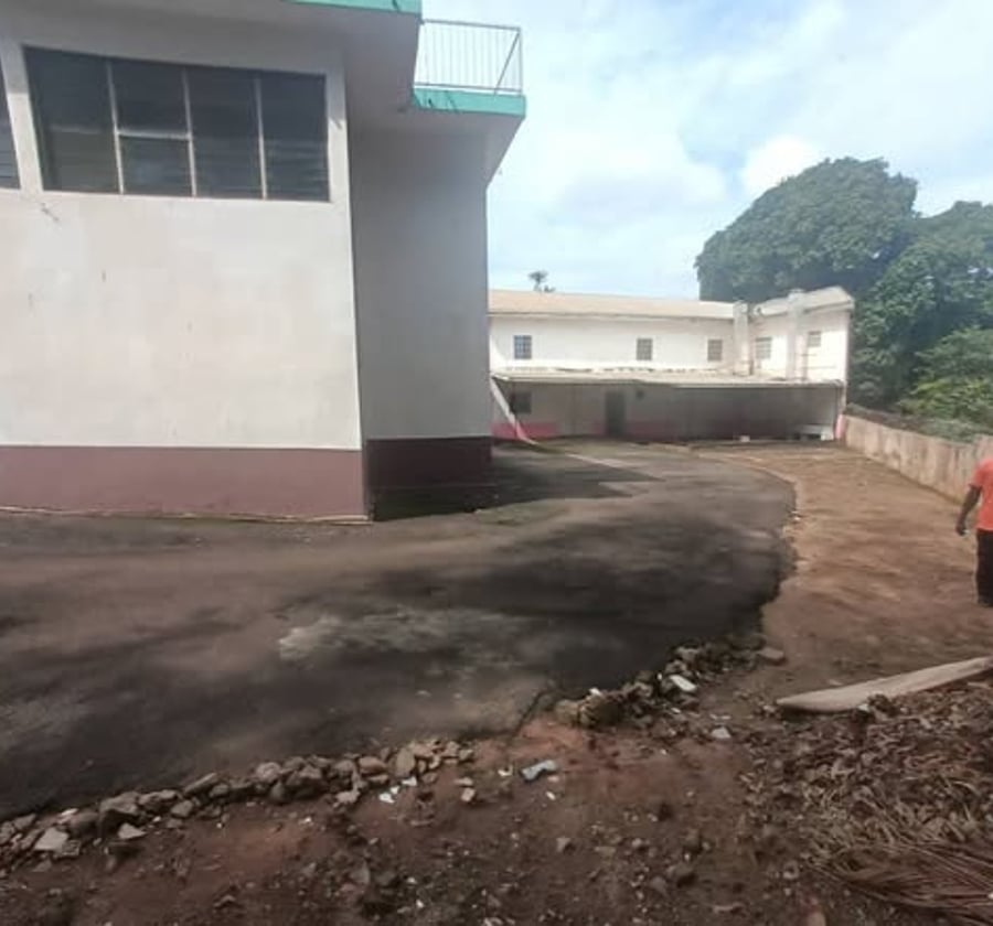 Grande concession à louer à Bastos, Yaoundé
