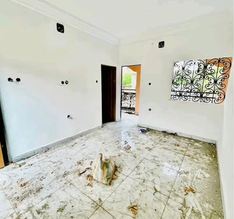 Chambre moderne à Biyem Assi Jouvence