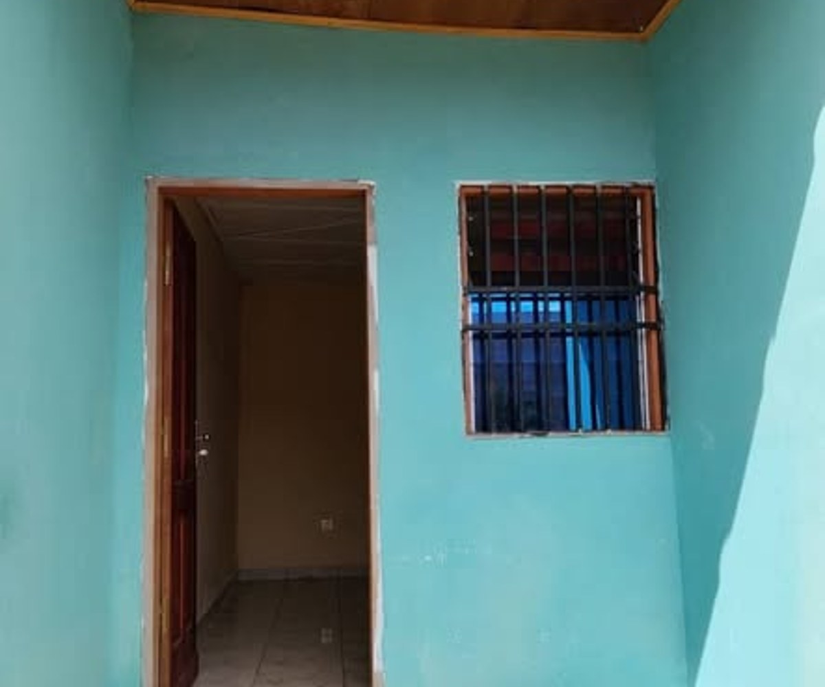 Studio disponible à Efoulan Gendarmerie