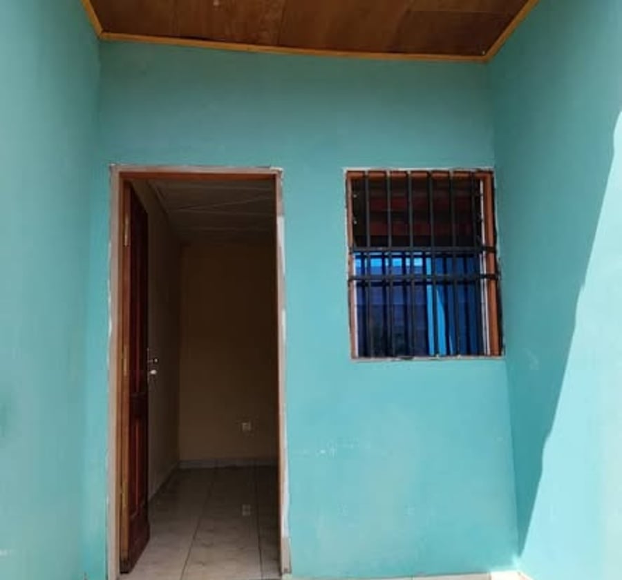 Studio disponible à Efoulan Gendarmerie