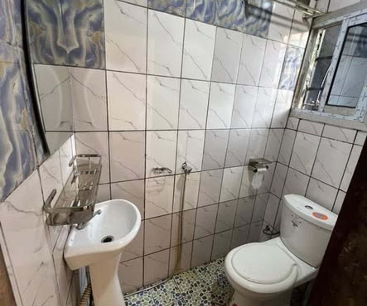Chambre moderne presque individuel à Jouvence, Yaoundé