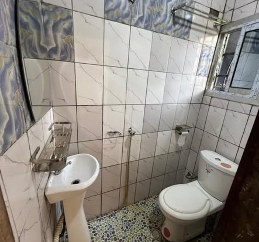 Chambre moderne presque individuel à Jouvence, Yaoundé