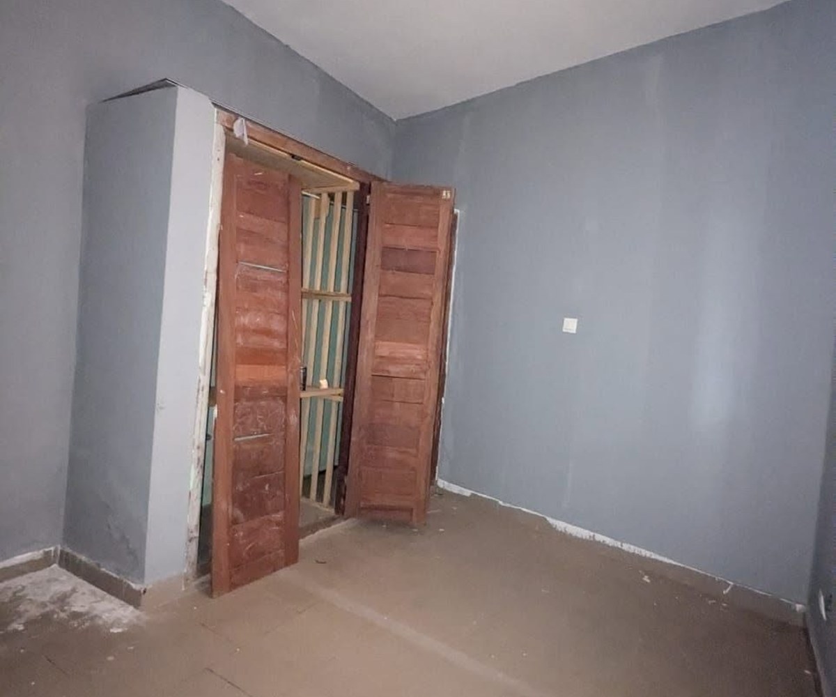 Appartement moderne à louer à Odza (petit marché)