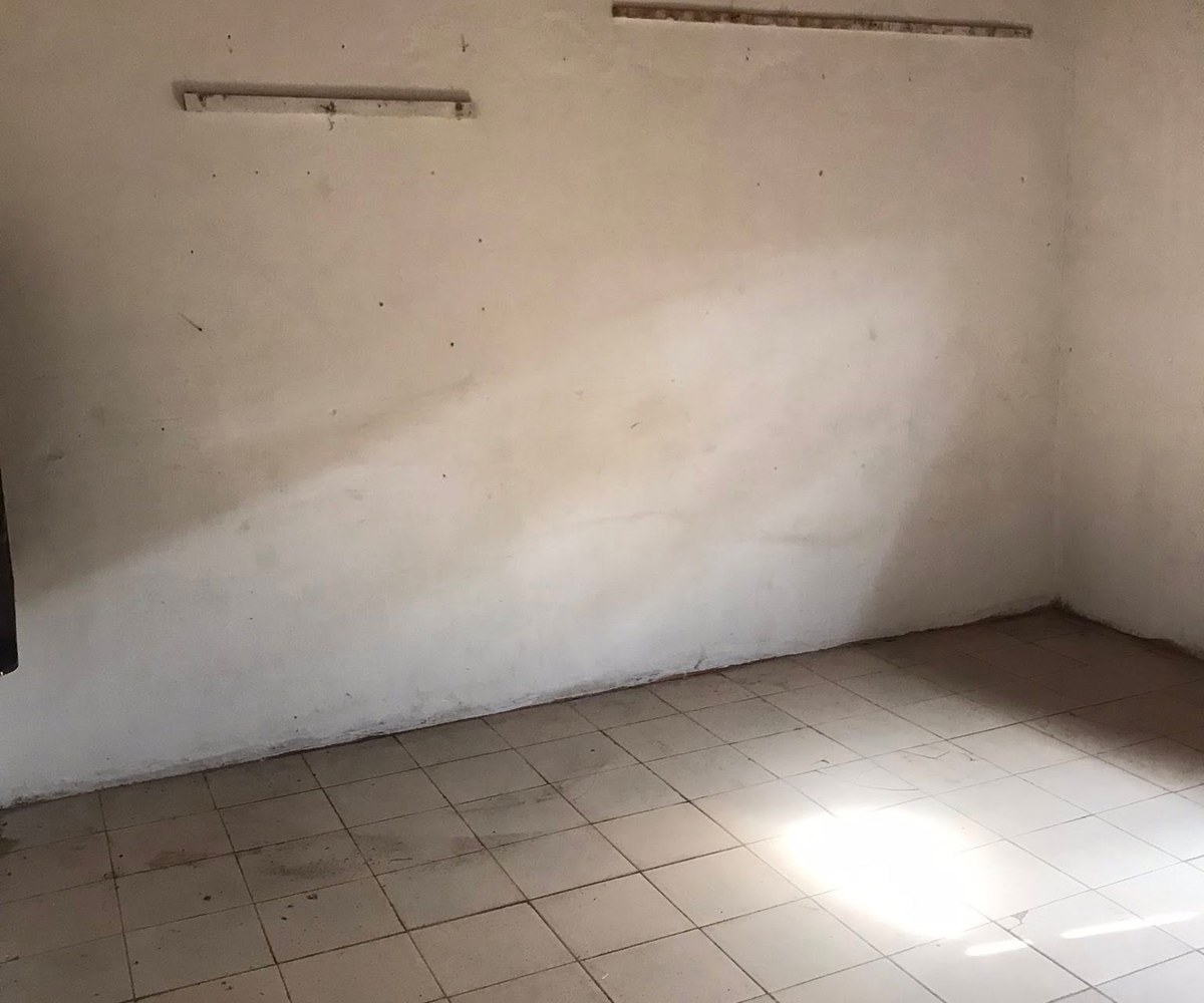 Chambre simple à louer - Happi, Yaoundé
