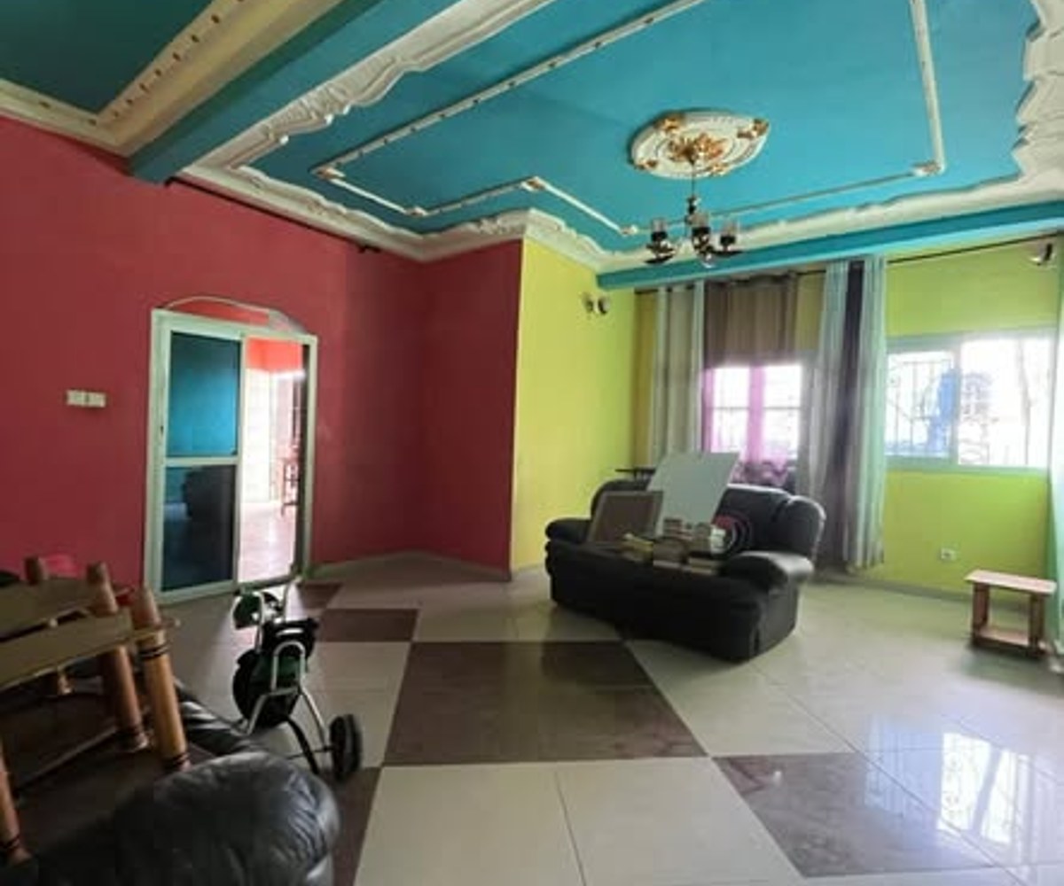 Appartement moderne 3 chambres à louer à PK 12