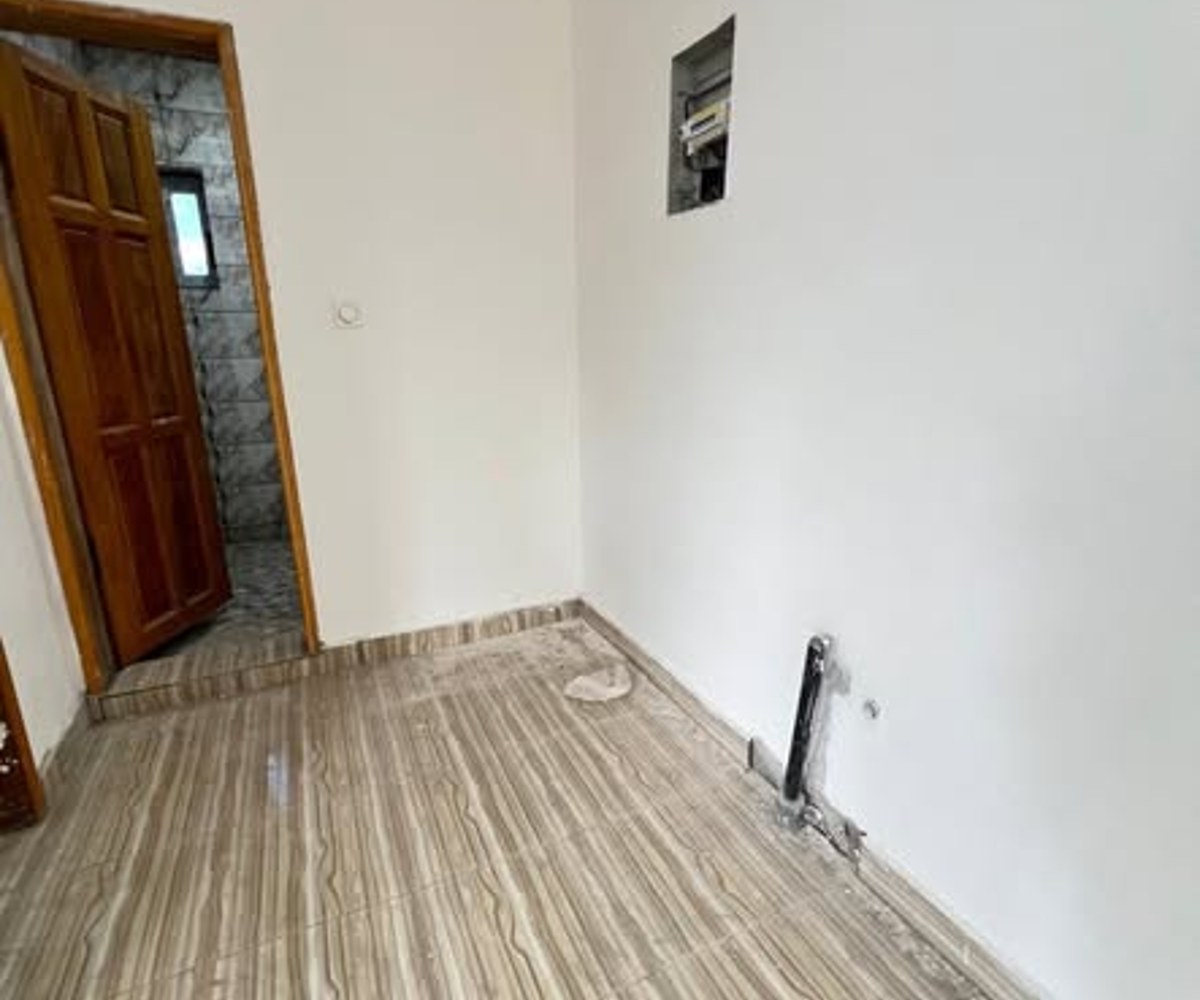 Studio moderne à louer à Logbessou