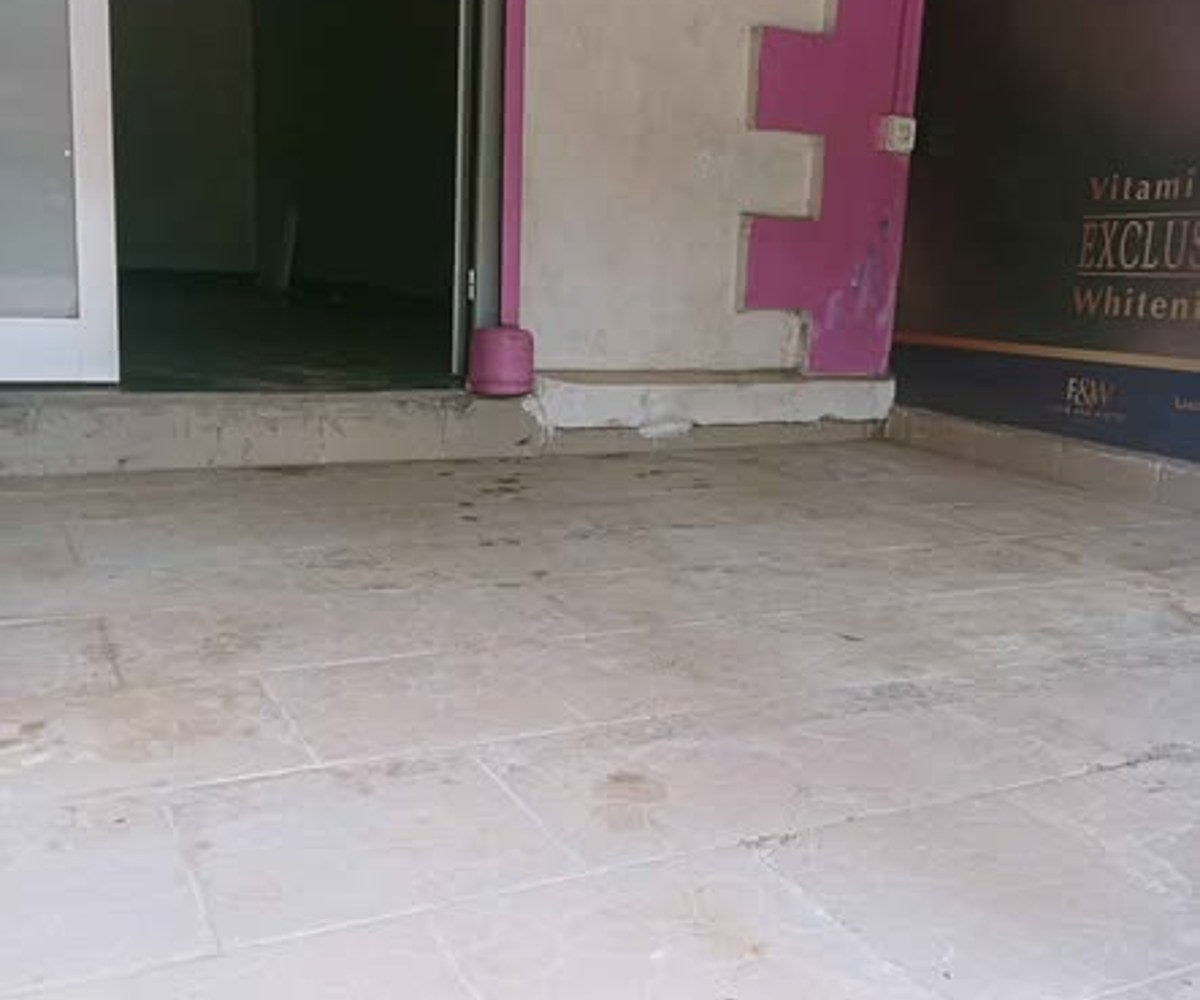 Boutique à louer à Deido