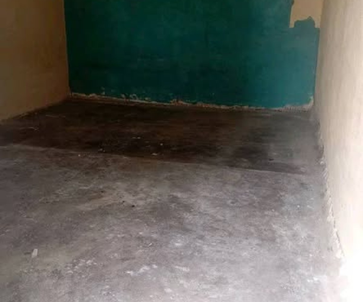 Grande chambre simple à louer - Beedi, Douala