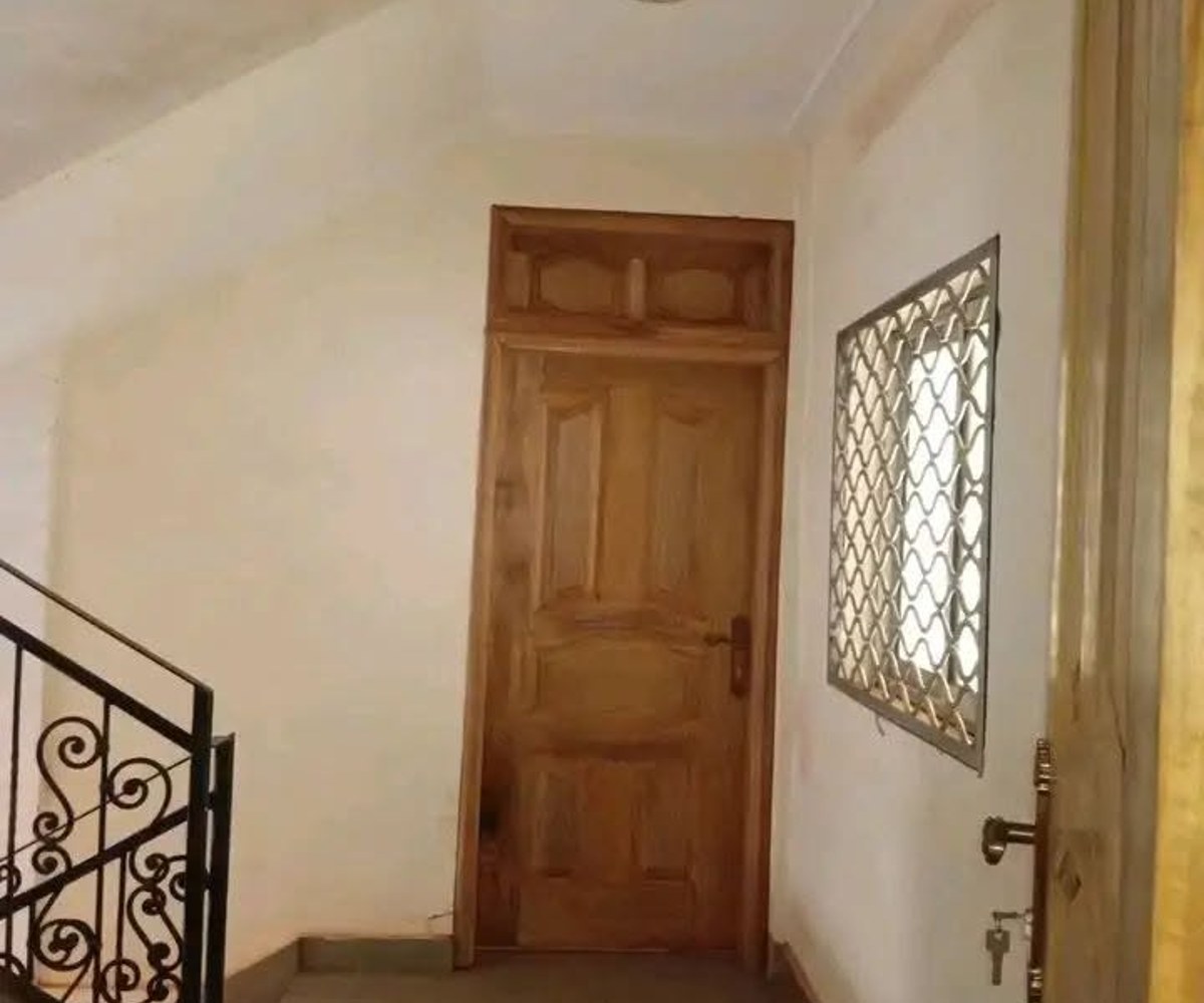 Grande salle à louer à Essos