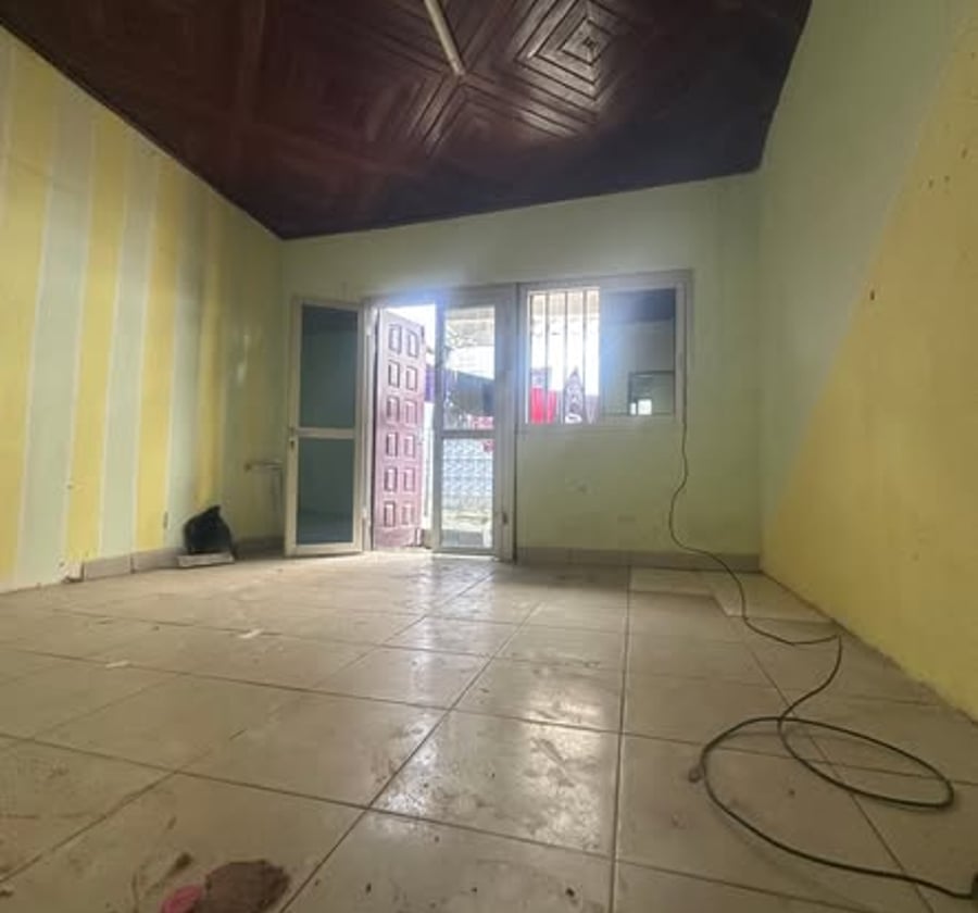 Studio moderne 4 pièces à PK14 Douala