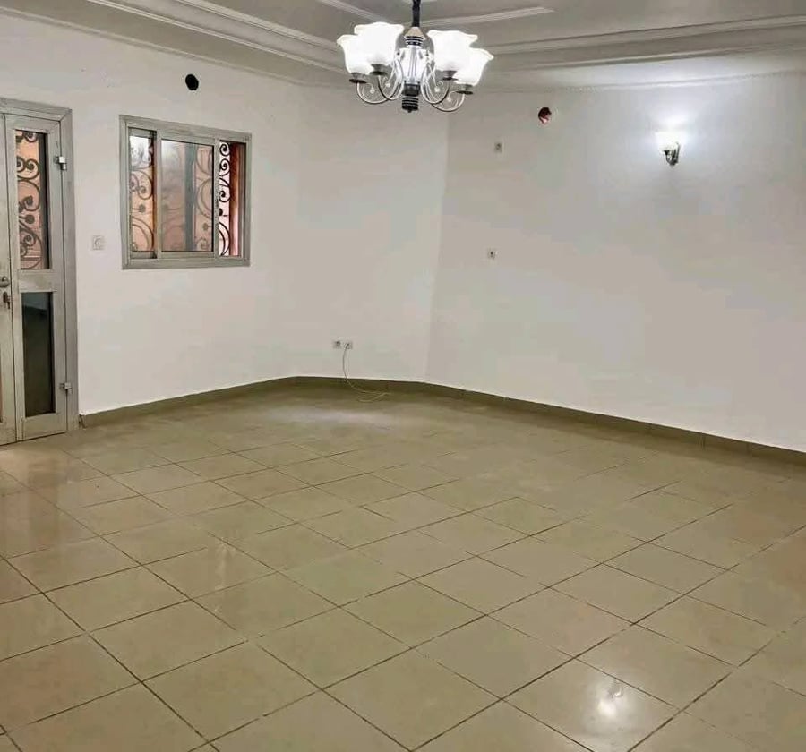 Appartement moderne à louer à Yaoundé Omnisport