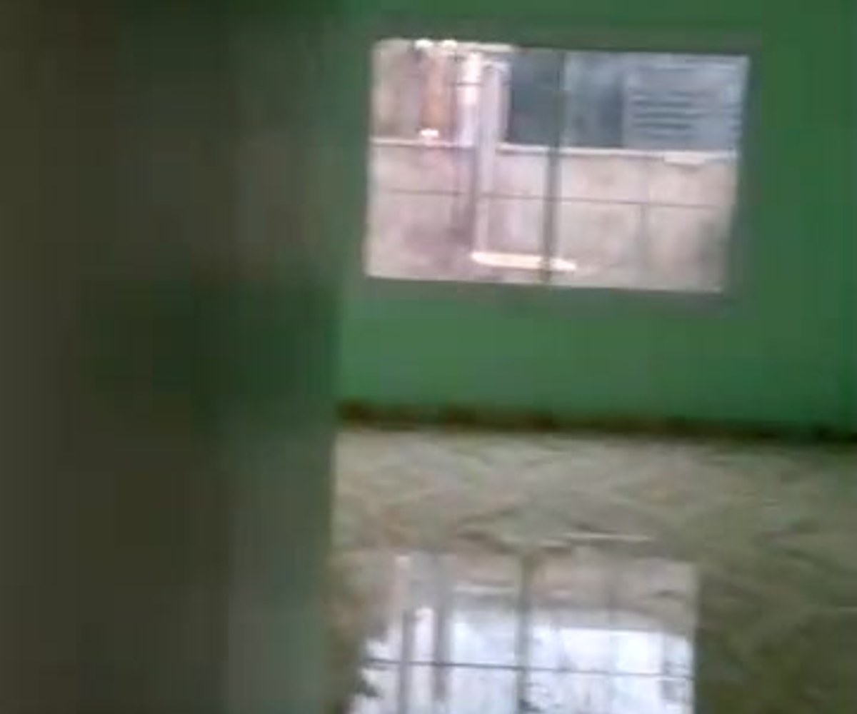 Appartement à louer, Makepe, 2 chambres, 2 douches, parking, gardien