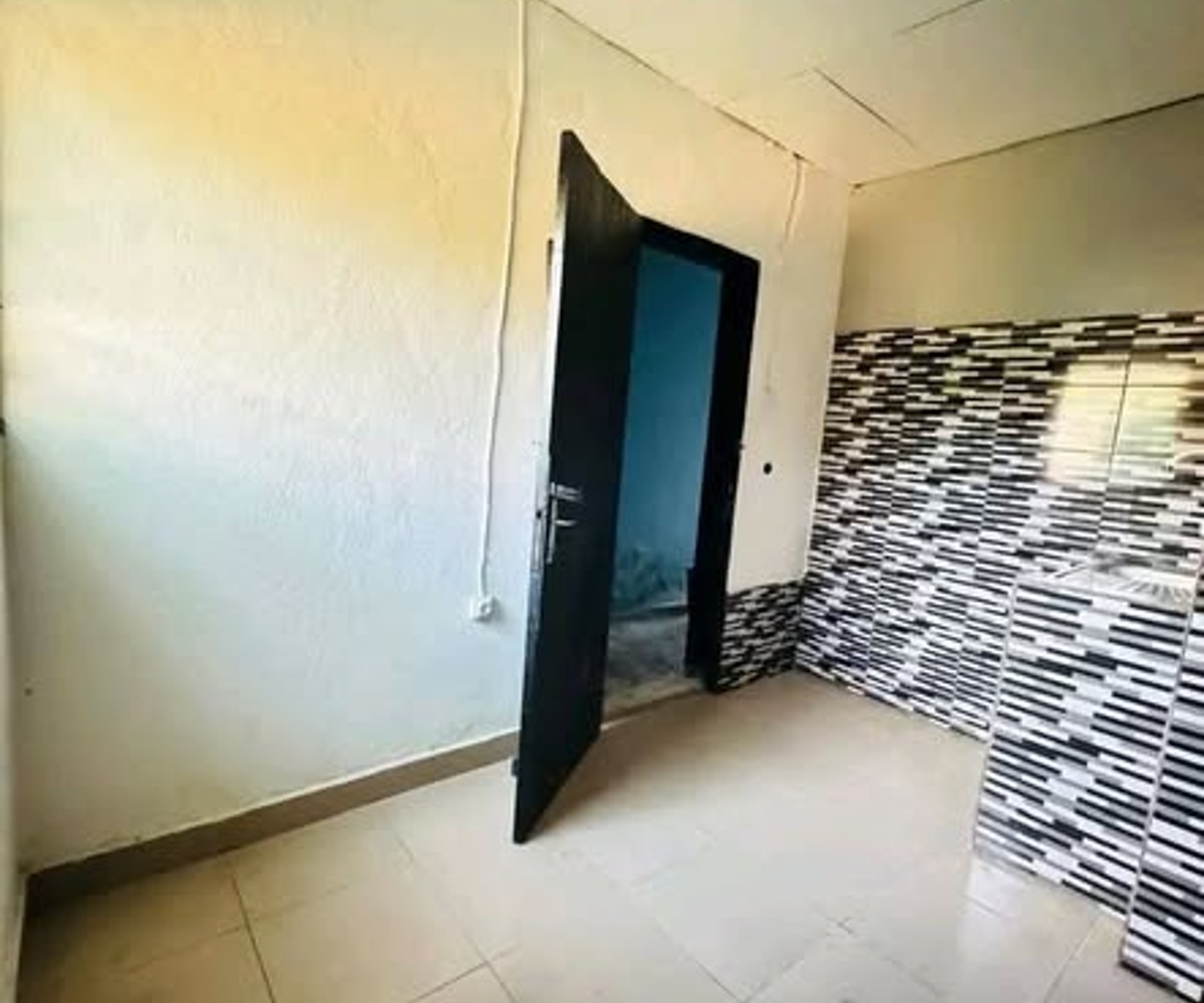 Chambre moderne avec espace cuisine - Ange Raphaël