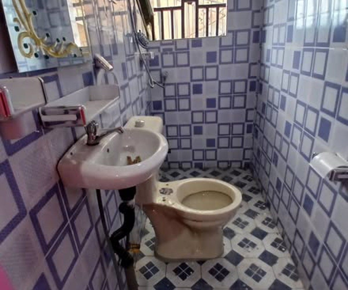 Studio moderne à Odza, Auberge Bleu