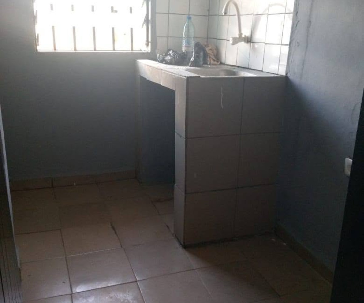 Studio moderne à PK13, Douala
