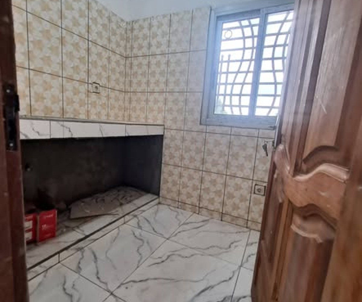 Appartement moderne nouvellement construit à louer – Ngousso