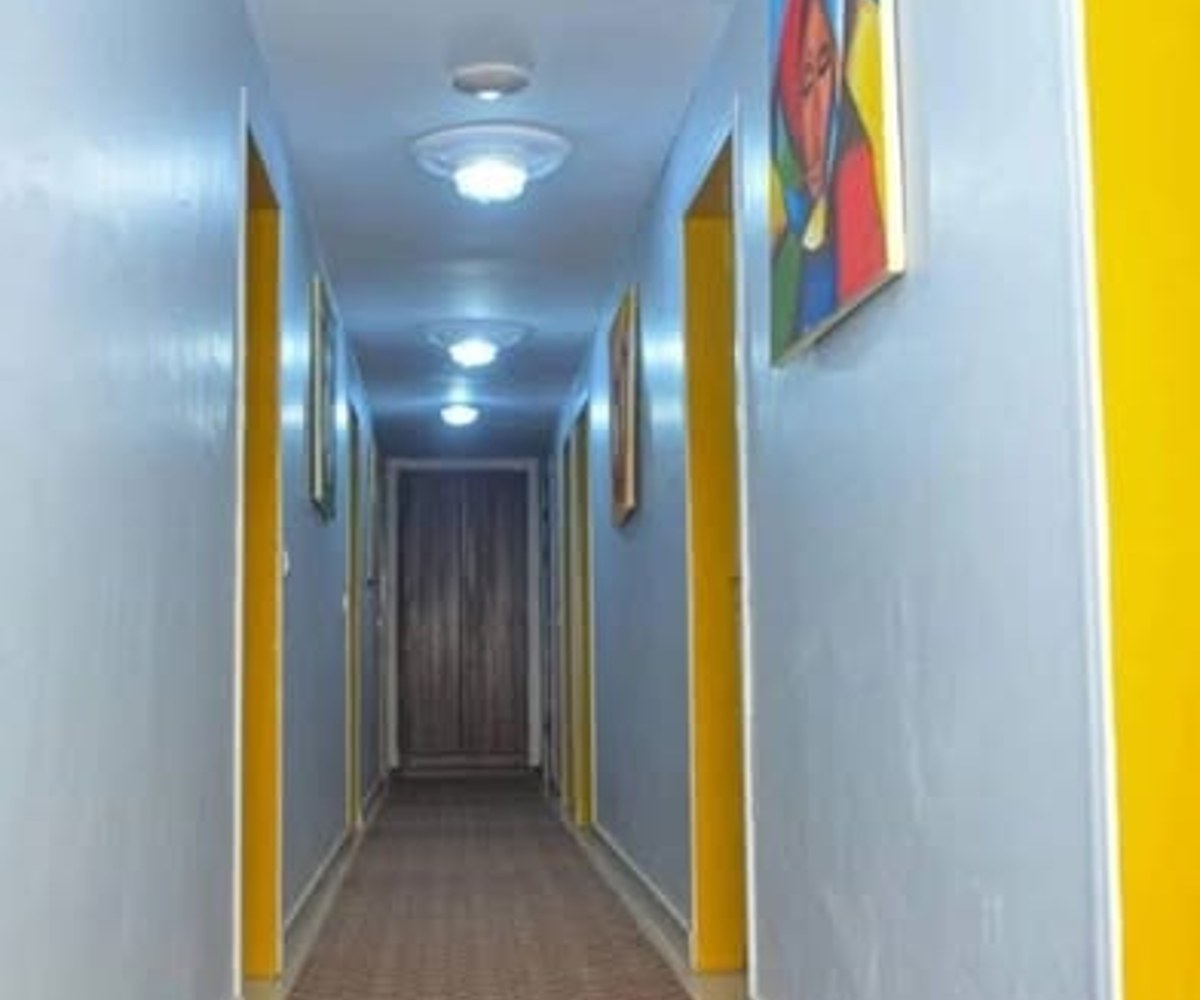 Hôtel le Pentagone - Chambres climatisées et ventilées à Douala