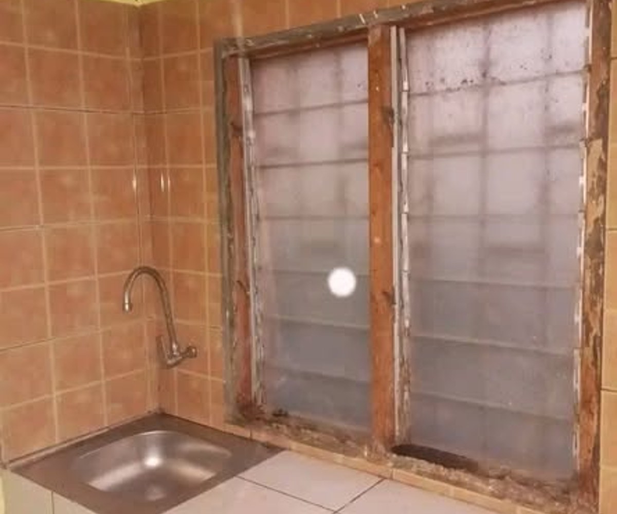 Chambre moderne 3 pièces à louer – Beedi, Douala