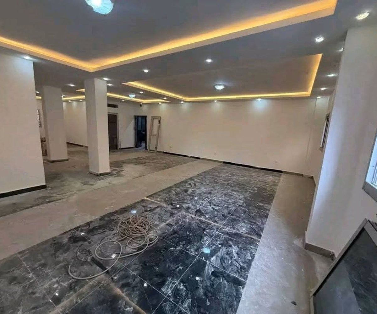 Espace commercial à louer - Bonapriso, Douala
