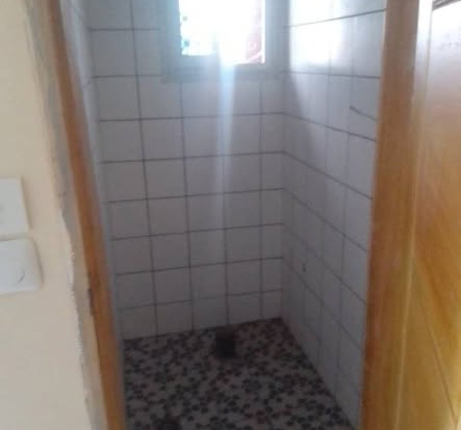 Chambres modernes à louer à Messamendongo