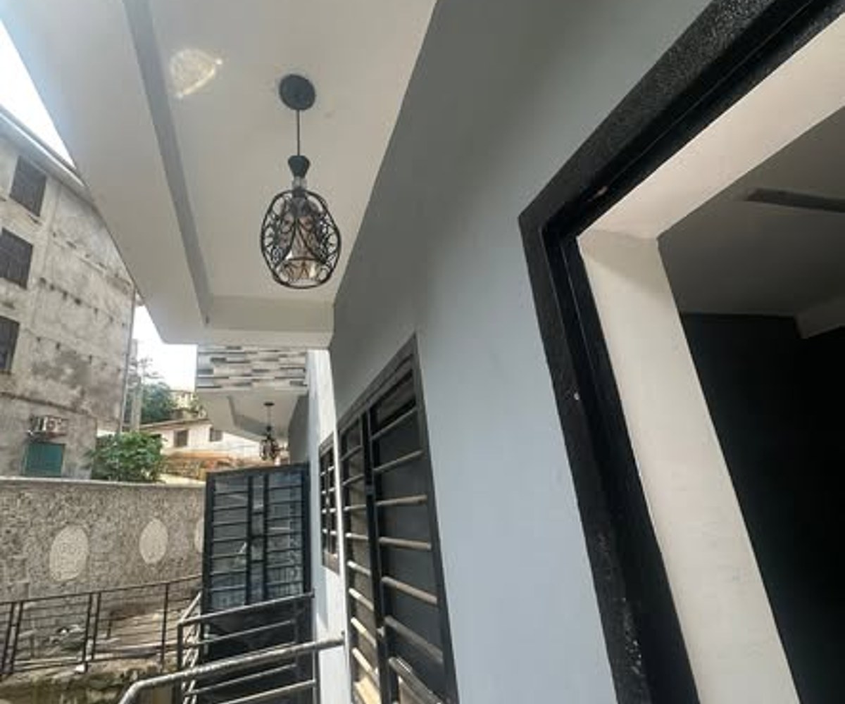 Chambres modernes 3 pièces à PK17 Douala