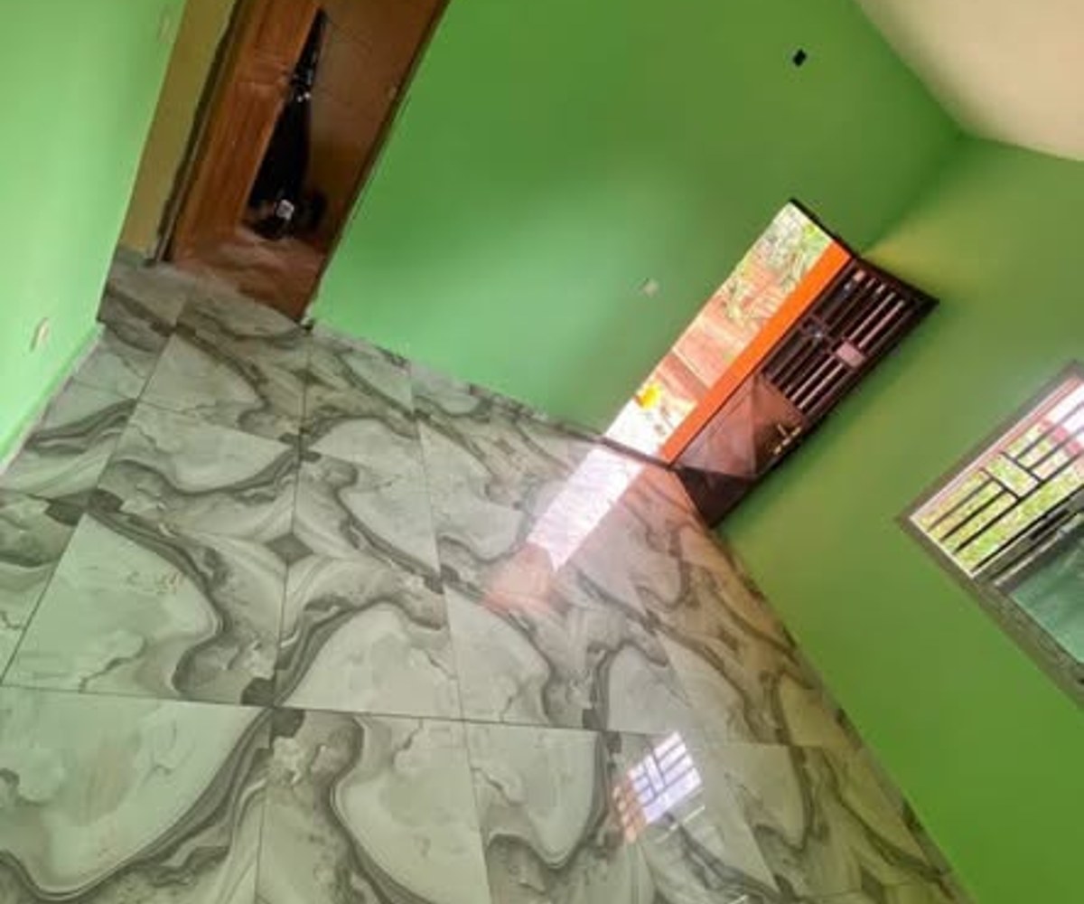 Studio neuf à louer à Eleveur Mballa