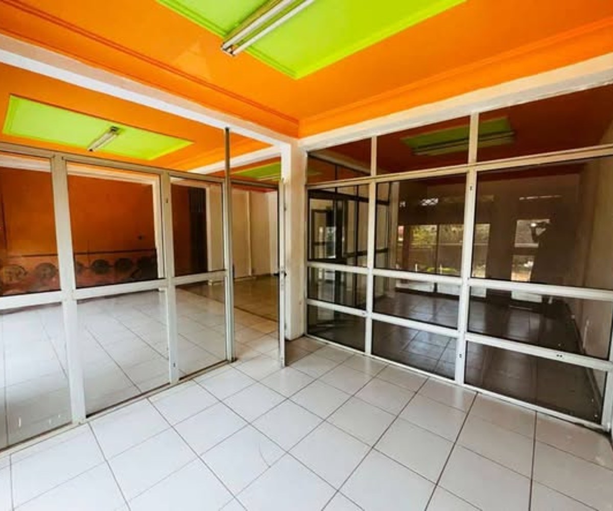 Local commercial à louer - Ekounou