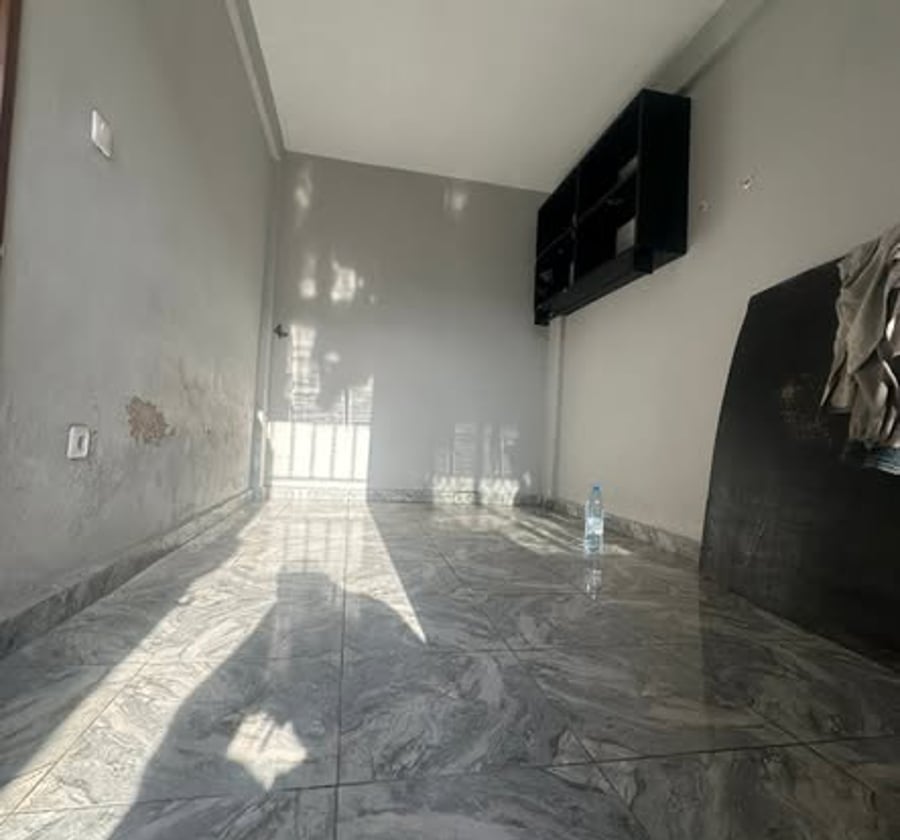 Chambre moderne 3 pièces à PK17 Douala