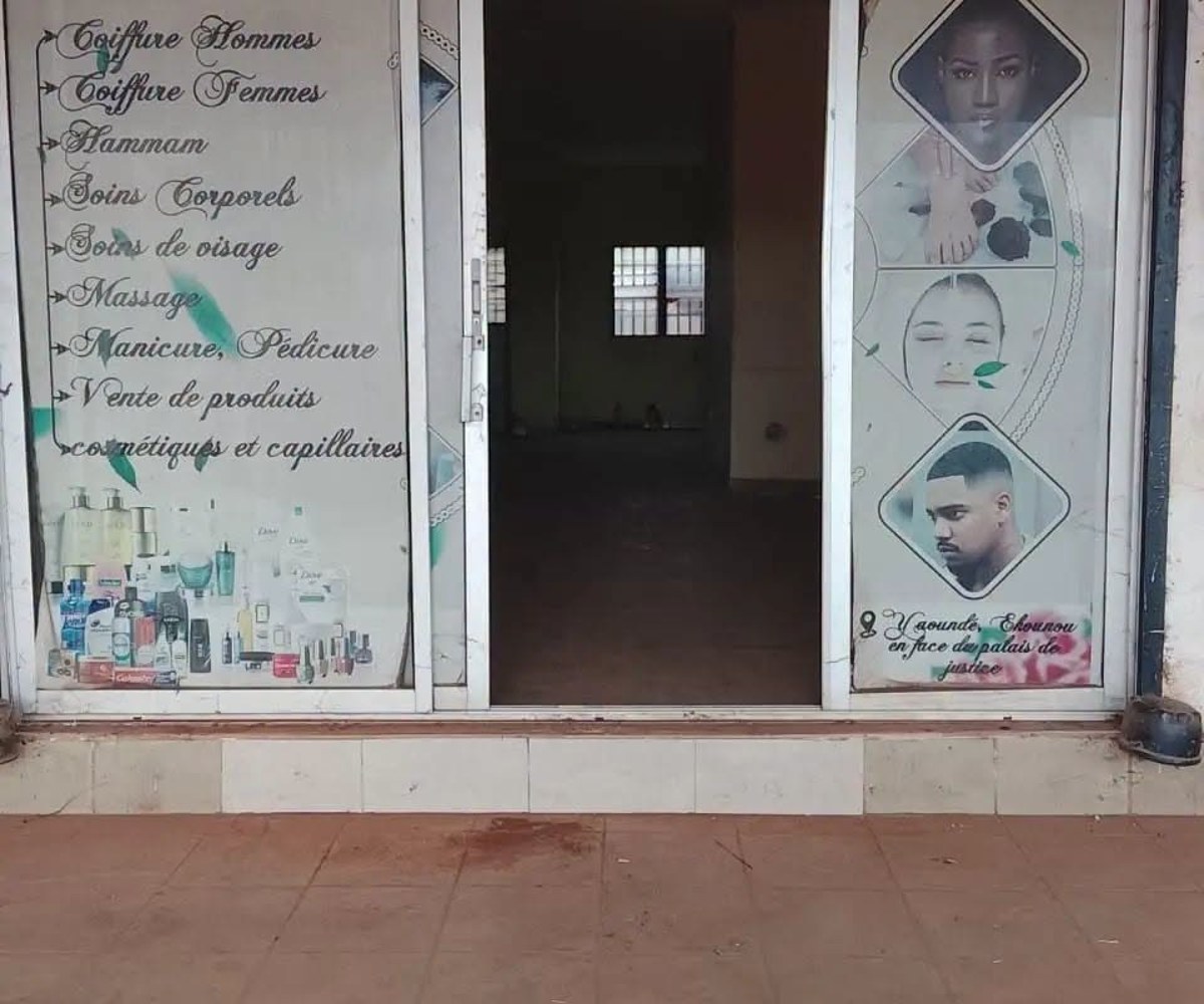 Boutique à louer - Ekounou