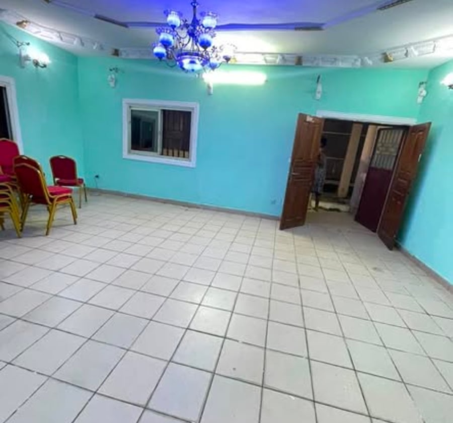 Appartement moderne à louer - Biyem-Assi Acacia
